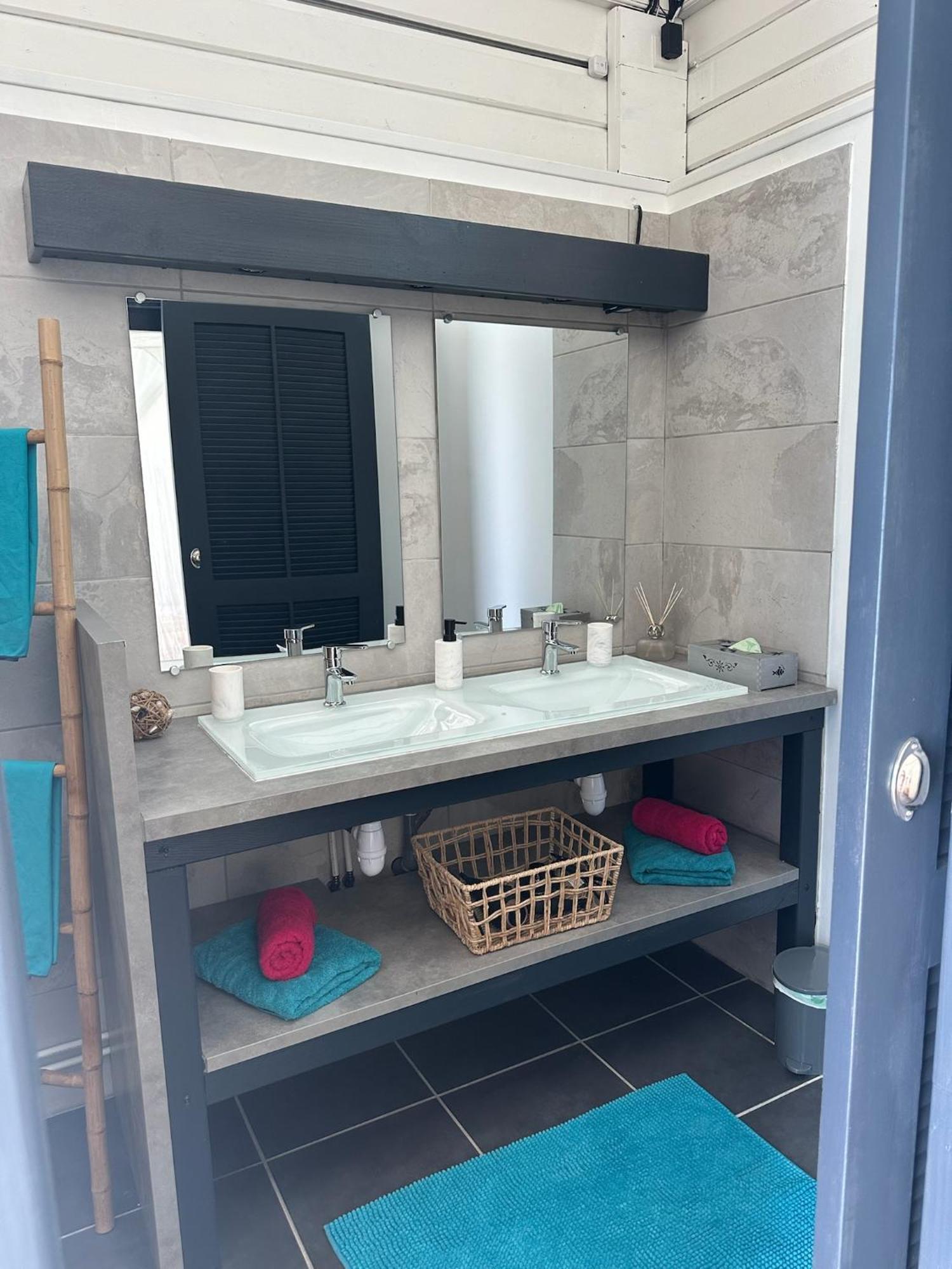 Au Bel'Vue Chez Sandrine "Gite & Chambre D'Hotes" Le Moule Εξωτερικό φωτογραφία
